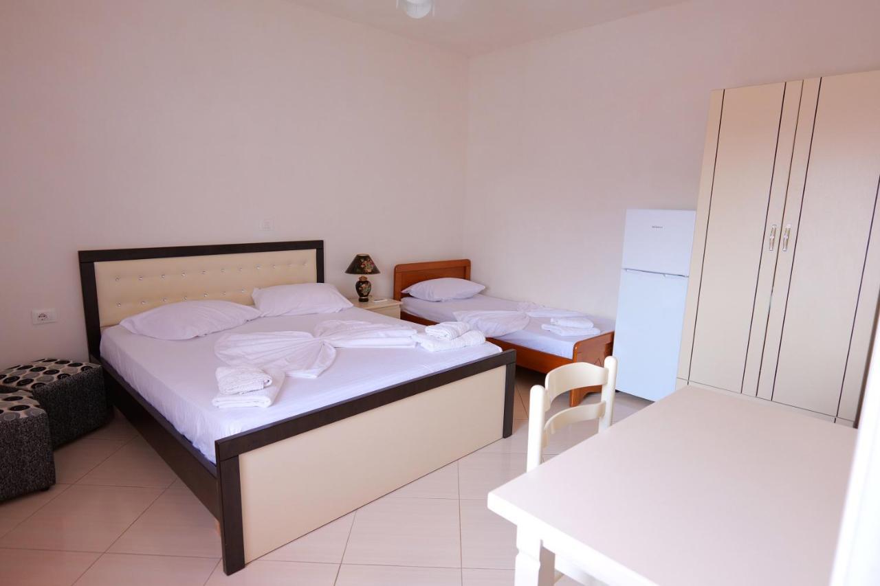 Vila Fredi Ksamil Exterior foto